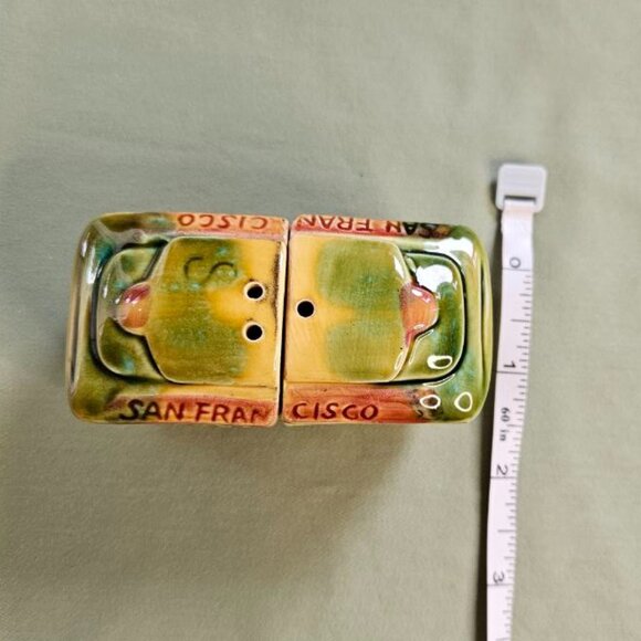 Vintage 1980s San Francisco Train Cable Car Trolley Salt and Pepper Shakers Set - Picture 10 of 10